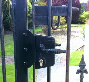 metal gate lock